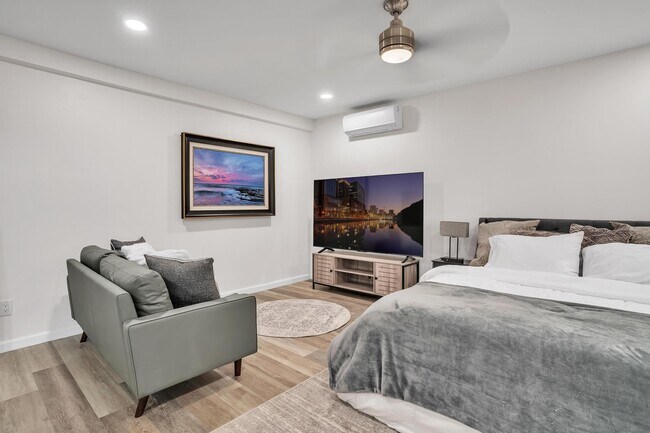 Primary Photo - 3784 Nectarine Cir