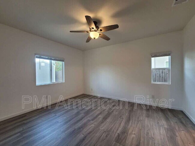 Building Photo - 2053 Skipper Cv Wy