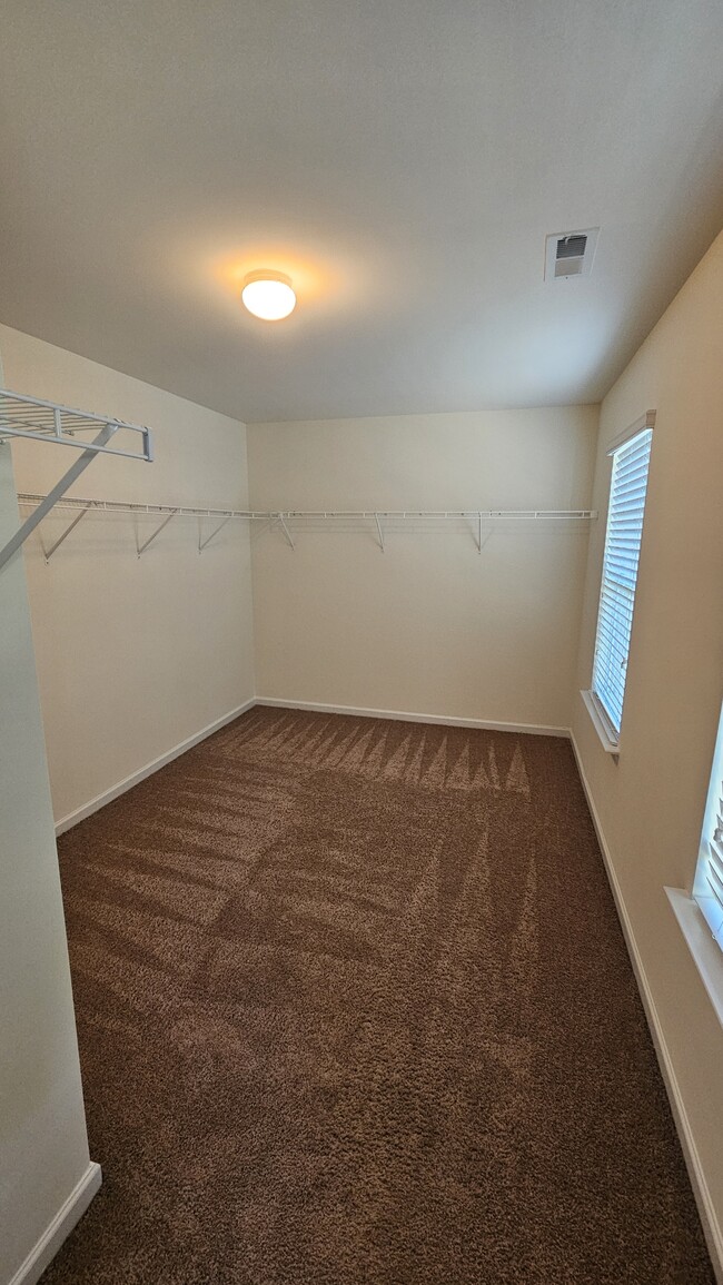 Building Photo - 5428 Tumbling Brook Ln