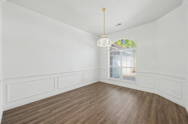 Building Photo - 3334 Hemingway Dr
