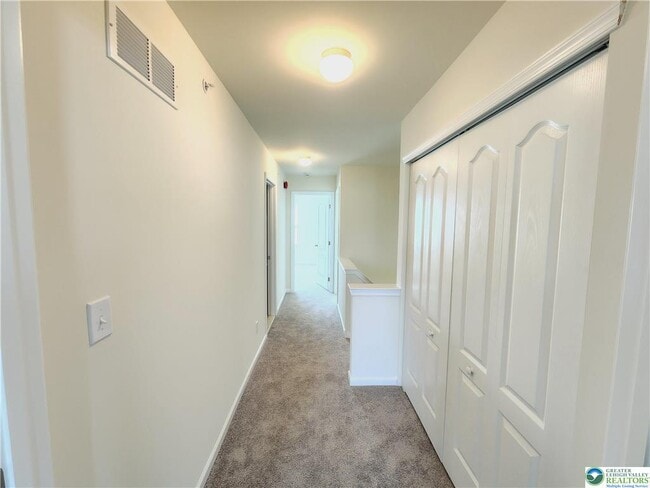 Building Photo - 422 Gray Feather Way