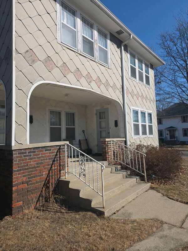 Building Photo - 1002 N 13th St