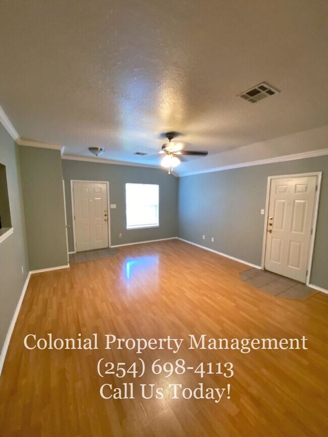 Building Photo - 2805 Alma Dr
