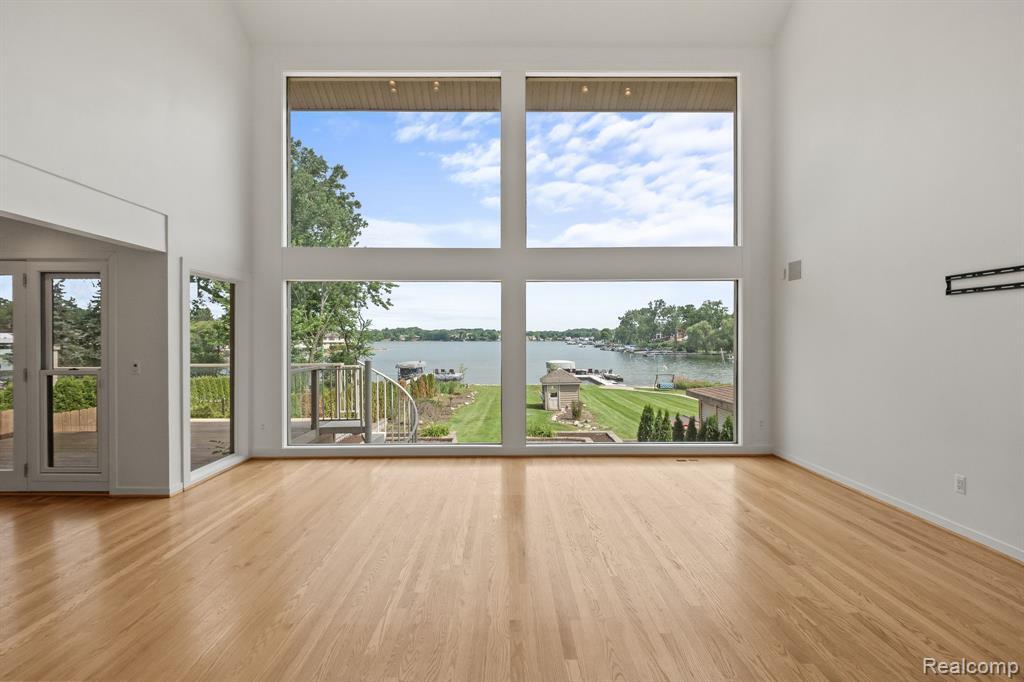 Building Photo - 2380 Walnut Lake Rd