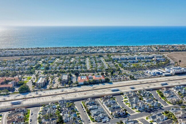 Building Photo - Furnished 2 bedroom in Carlsbad-Close to Beach