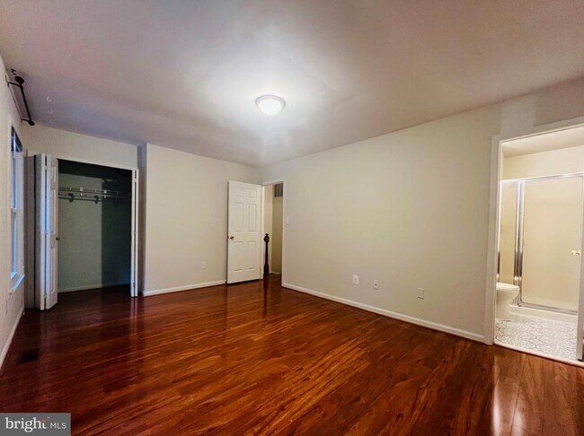 Building Photo - 6279 Kerrydale Dr