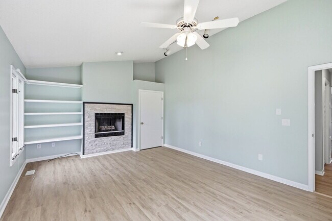 Building Photo - 304 Lord Granville Dr