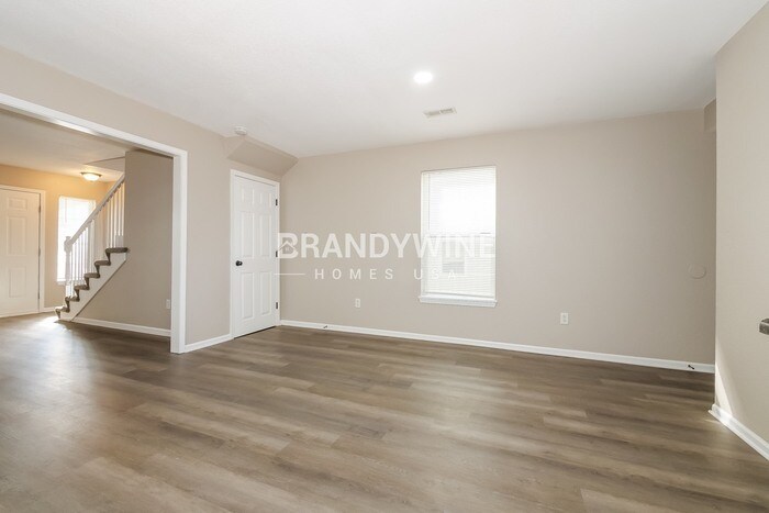 Building Photo - 1002 NE Deer Creek Rd
