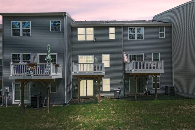 Building Photo - 6310 Crittenden Ln