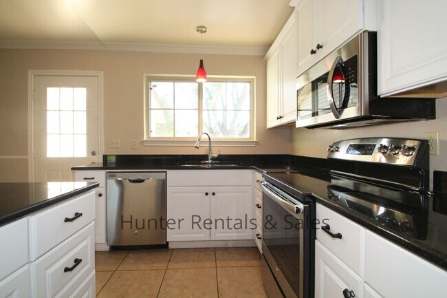 Building Photo - HEAVENLY HEIGHTS HOME