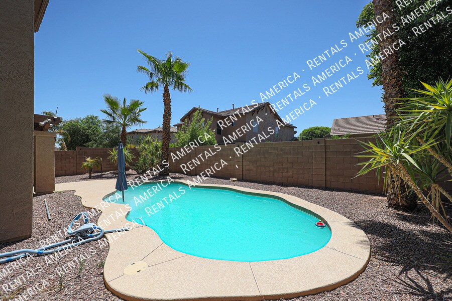 Building Photo - 16021 W Custer Ln