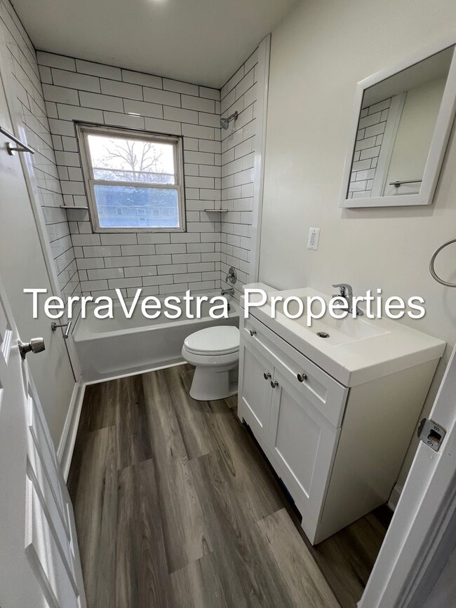 Building Photo - 3 Bed Single Family in Upper Deerfield!