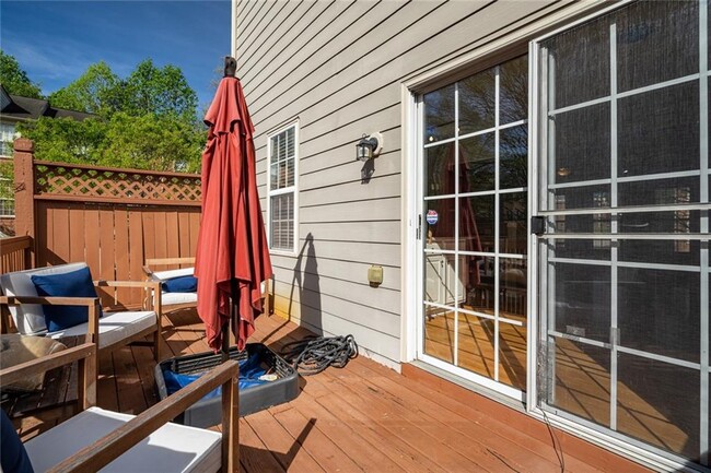 Building Photo - 2302 Towneheights Terrace SE