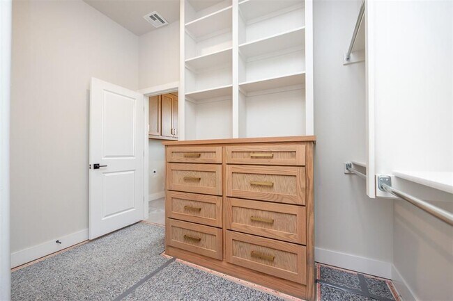 Building Photo - 2920 Edgefield Ln