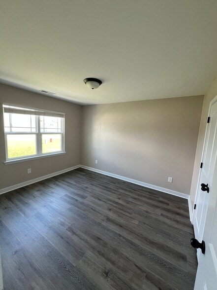 Building Photo - 208 Breakwater Dr
