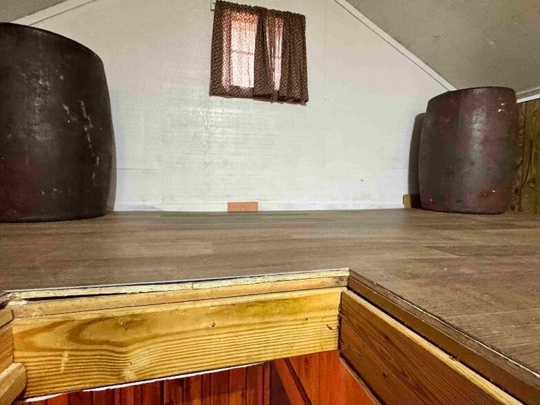 Building Photo - 811 Flower Creek Rd