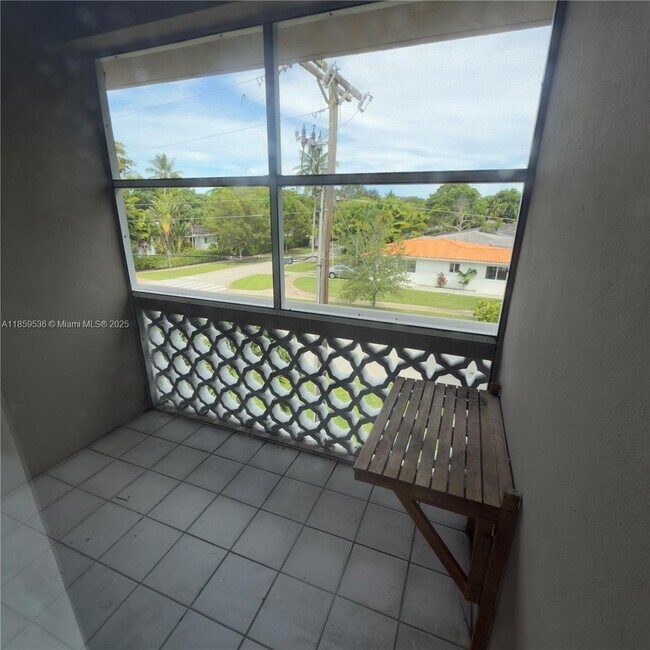 Building Photo - 6580 Santona St