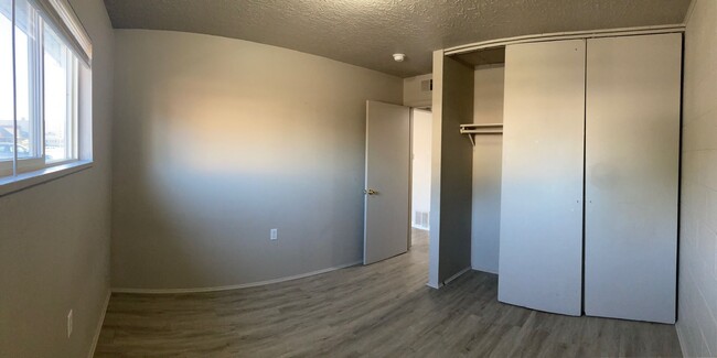 Building Photo - Updated Fourplex