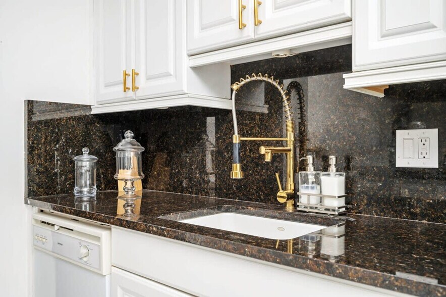 Building Photo - 215 Piedmont Ave NE