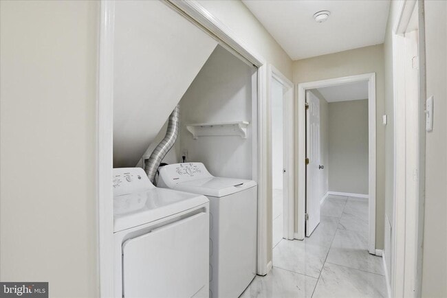 Building Photo - 3454 Tamarack Ct