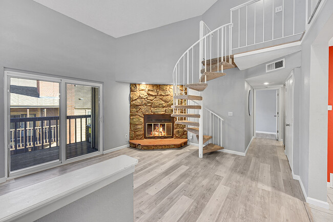 Building Photo - Charming 2-Bed Condo with Cozy Fireplace