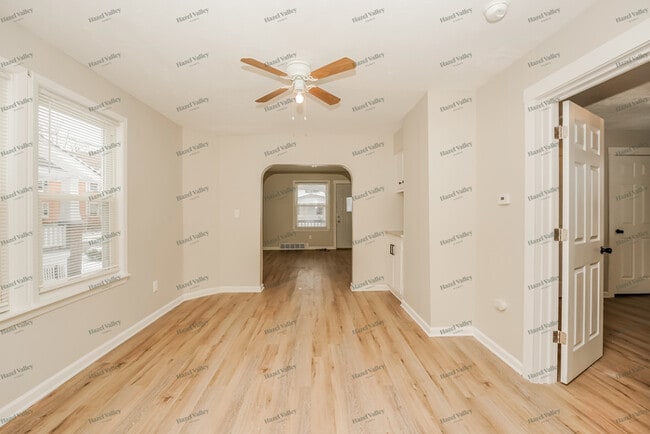 Building Photo - 2915 Colburn Ave