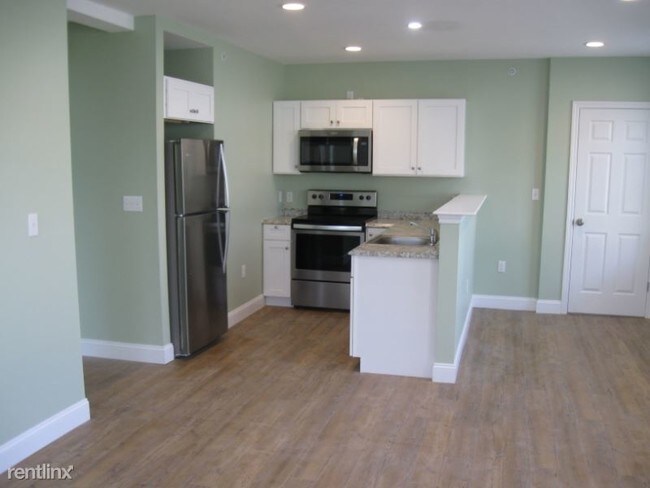 Building Photo - 1 br, 1 bath Apartment - 2 South Grove Street