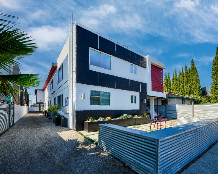 Building Photo - 1333 W 36th Pl