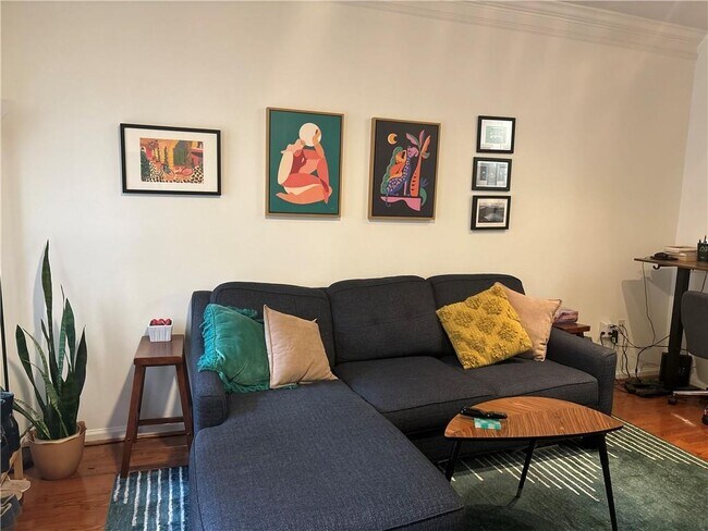 Building Photo - 955 Juniper St NE