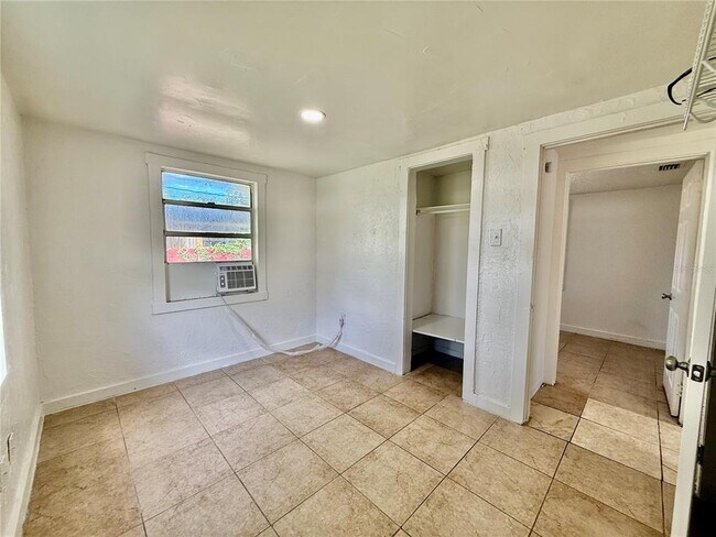 Building Photo - 1405 40th St