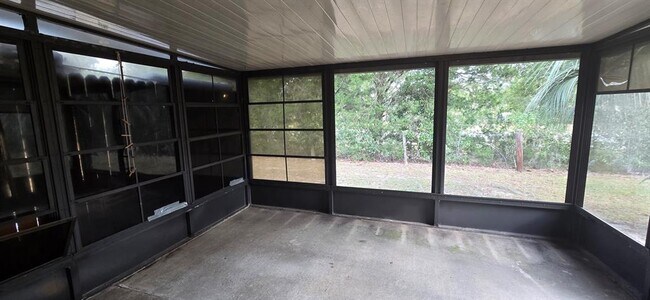 Building Photo - 1923 SW 34th Ct