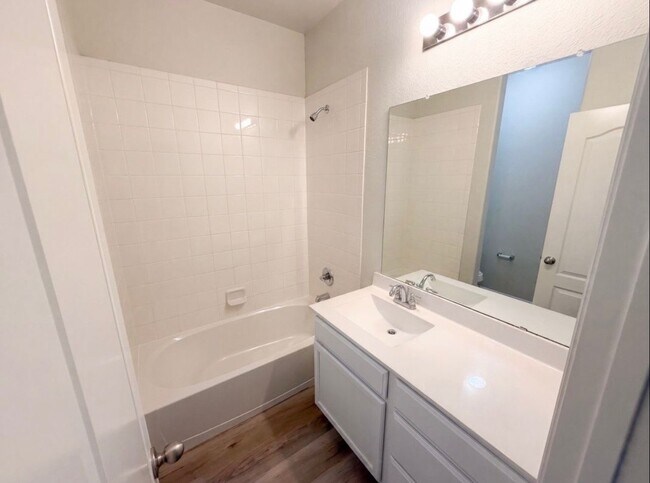 Building Photo - 7827 Amber Ct