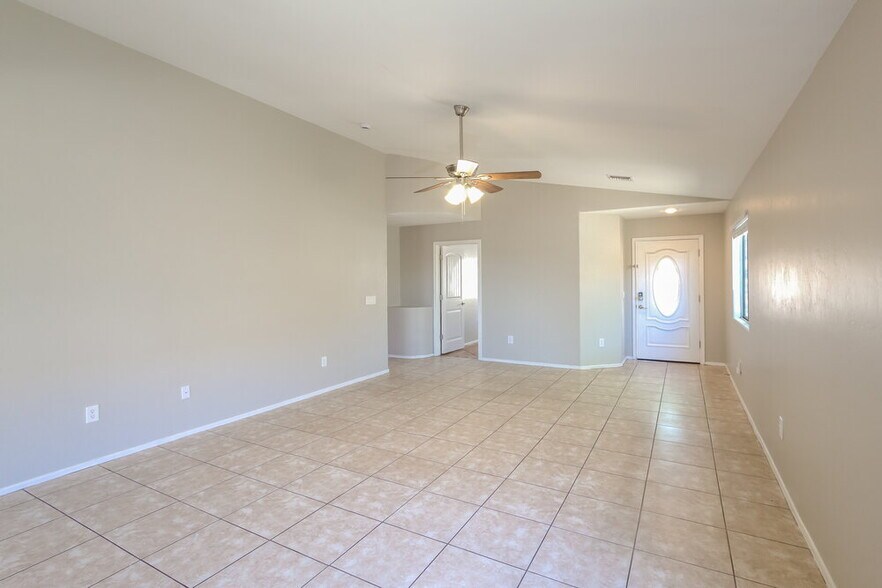 Building Photo - 2987 W Touring Pl