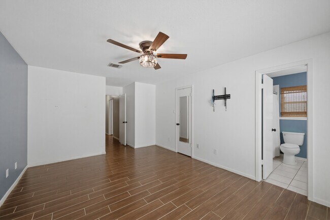 Building Photo - 2607 Brom-Bones Dr