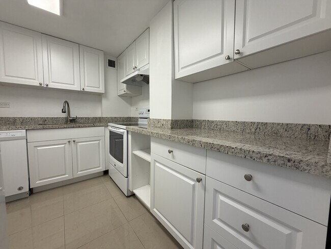 Building Photo - 2800 N Flagler Dr