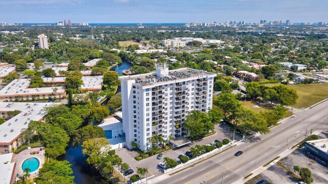 Building Photo - 1800 N Andrews Ave