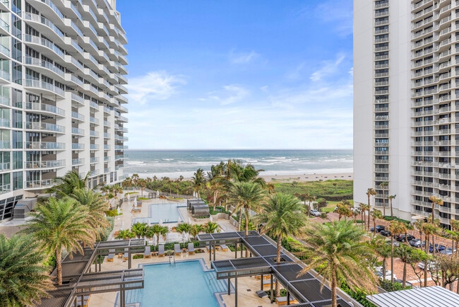 Building Photo - 3100 N Ocean Dr