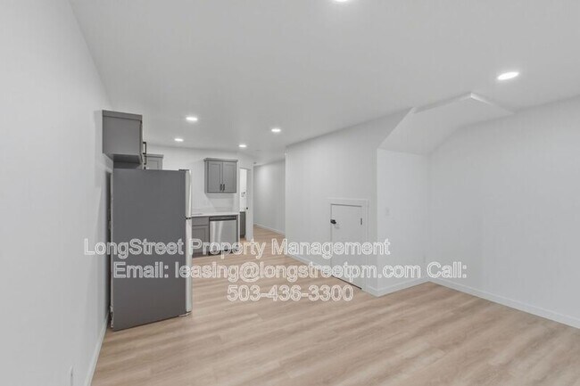 Building Photo - 822 S 19th St
