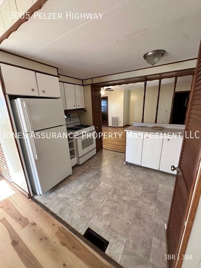 Building Photo - 3005 Pelzer Hwy