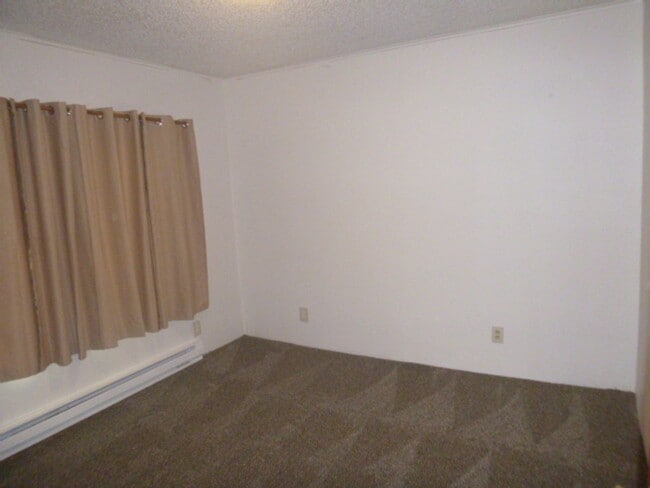 Building Photo - 3 Bedroom 1 Ba House