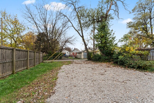 Building Photo - Charming 2-Bedroom, 1-Bathroom Rental