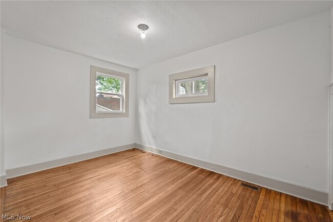 Building Photo - 1372 Bonnieview Ave