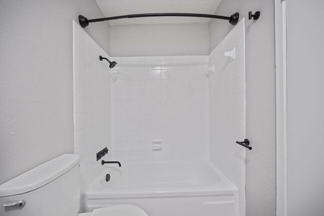 Building Photo - Diamond Villas