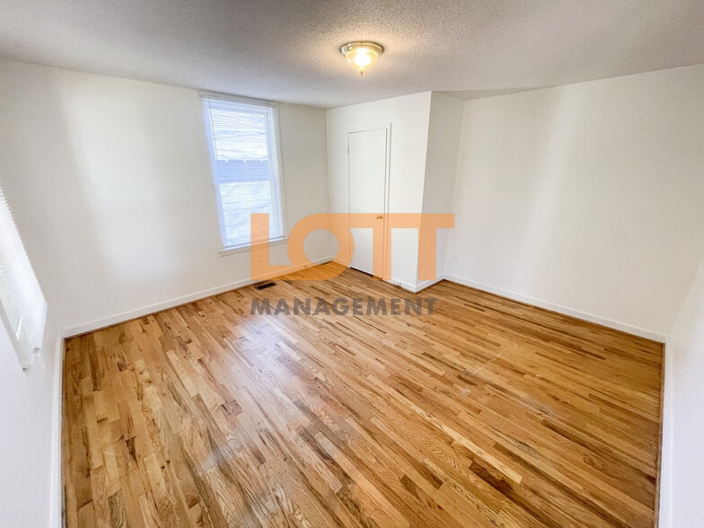 Building Photo - 27 Pendleton Rd