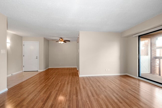 Building Photo - 13616 Lamon Ave