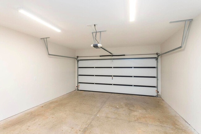 Building Photo - 1706 8th Ave S