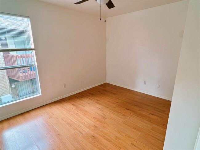 Building Photo - 12905 Woodforest Blvd