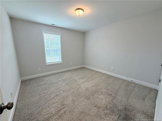 Building Photo - 155 Silk Oak Dr