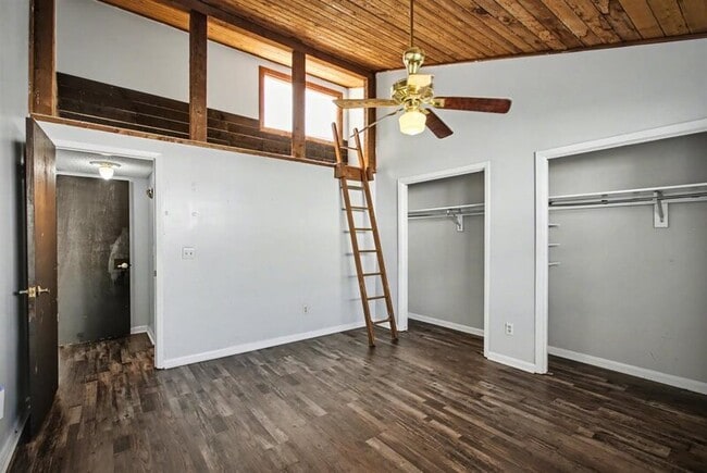 Building Photo - 569 Arcadia Dr