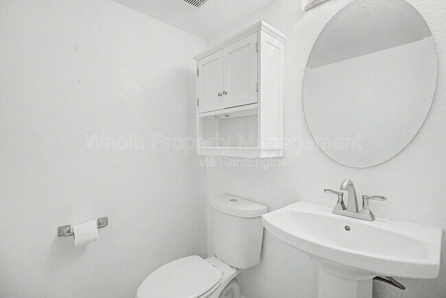 Building Photo - 11604 Community Center Dr
